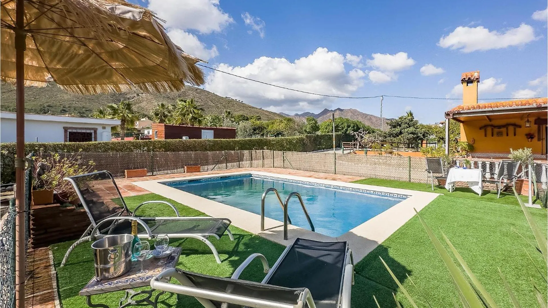2 Bedroom Amazing Home In Mijas